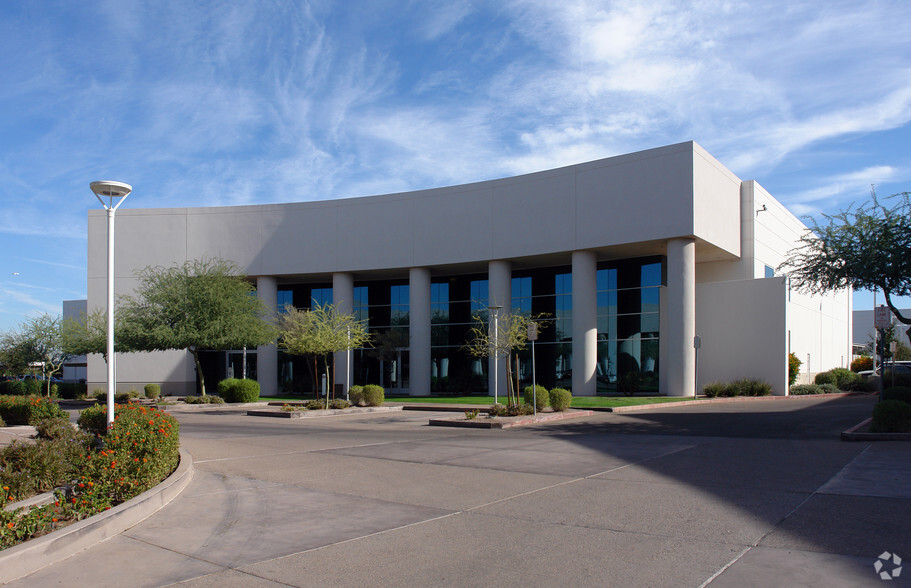 4323 E Cotton Center Blvd, Phoenix, AZ for rent - Primary Photo - Image 1 of 4