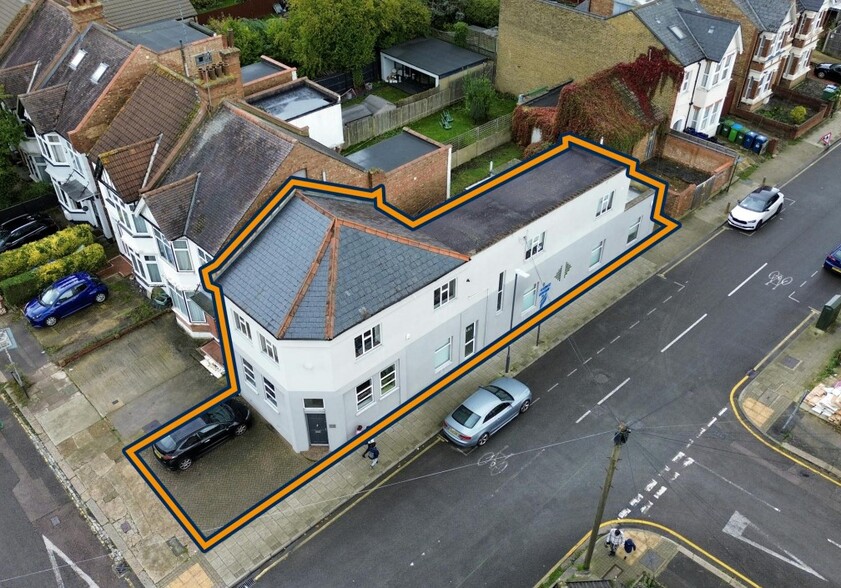 107 Hindes Rd, Harrow for sale - Building Photo - Image 2 of 5