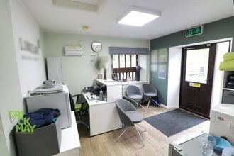 Borde Hill Ln, Haywards Heath to rent Interior Photo- Image 1 of 2