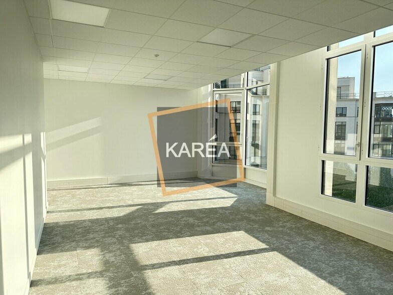Office in Chessy to rent - Interior Photo - Image 3 of 10