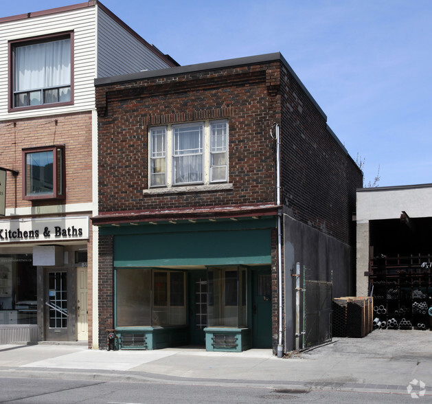 3308 Dundas St, Toronto, ON for sale - Primary Photo - Image 1 of 1