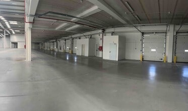 Industrial in Alcobendas, Madrid to rent Building Photo- Image 2 of 11