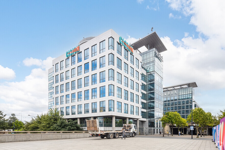 10 Avenue Du Stade De France, Saint-Denis to rent - Building Photo - Image 2 of 2