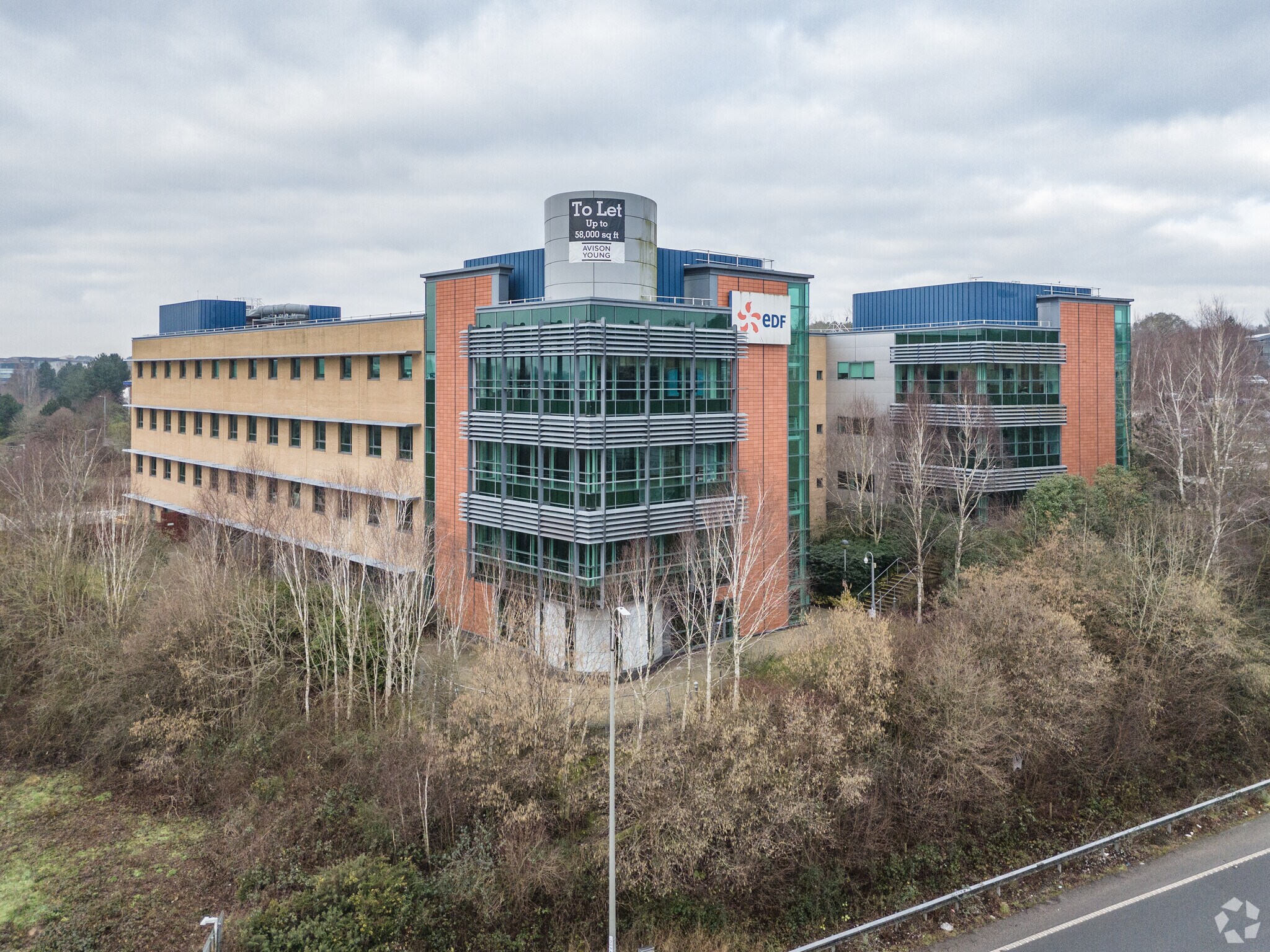 Grenadier Rd, Exeter to rent Primary Photo- Image 1 of 33