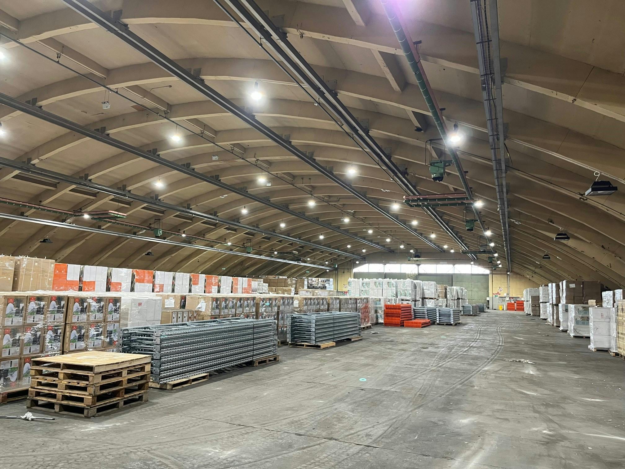 Aston Down, Frampton Mansell to rent Interior Photo- Image 1 of 2