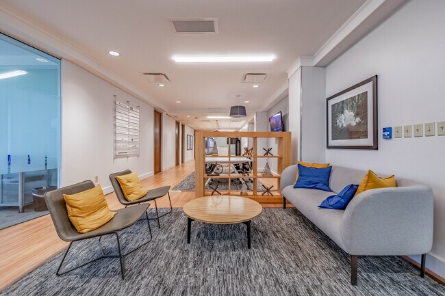 More details for 8044 Montgomery Rd, Cincinnati, OH - Co-working to Rent