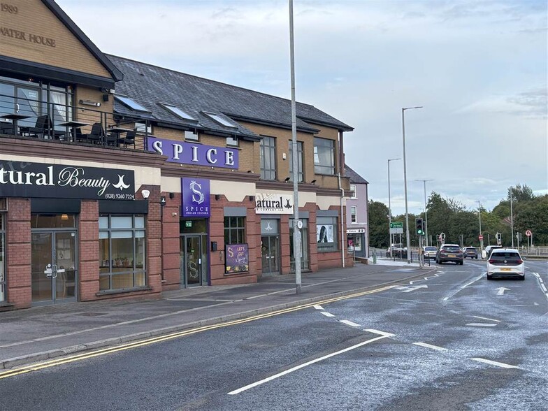 27 Linenhall St, Lisburn to rent - Building Photo - Image 2 of 3