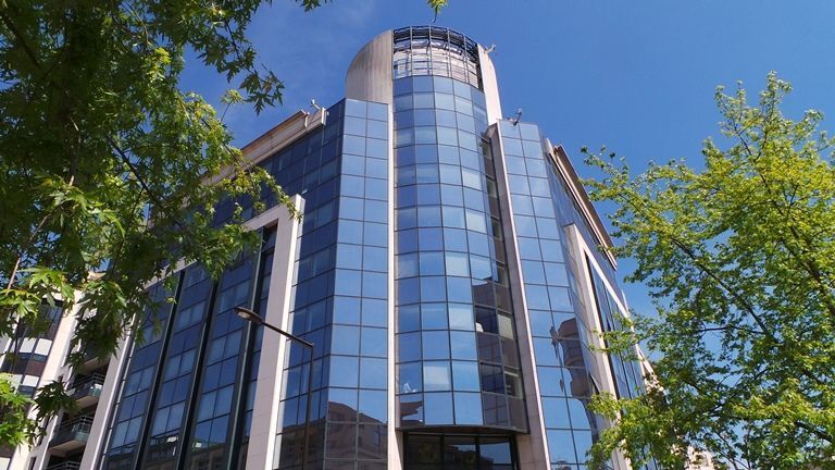 Office in Boulogne-Billancourt to rent - Building Photo - Image 1 of 3