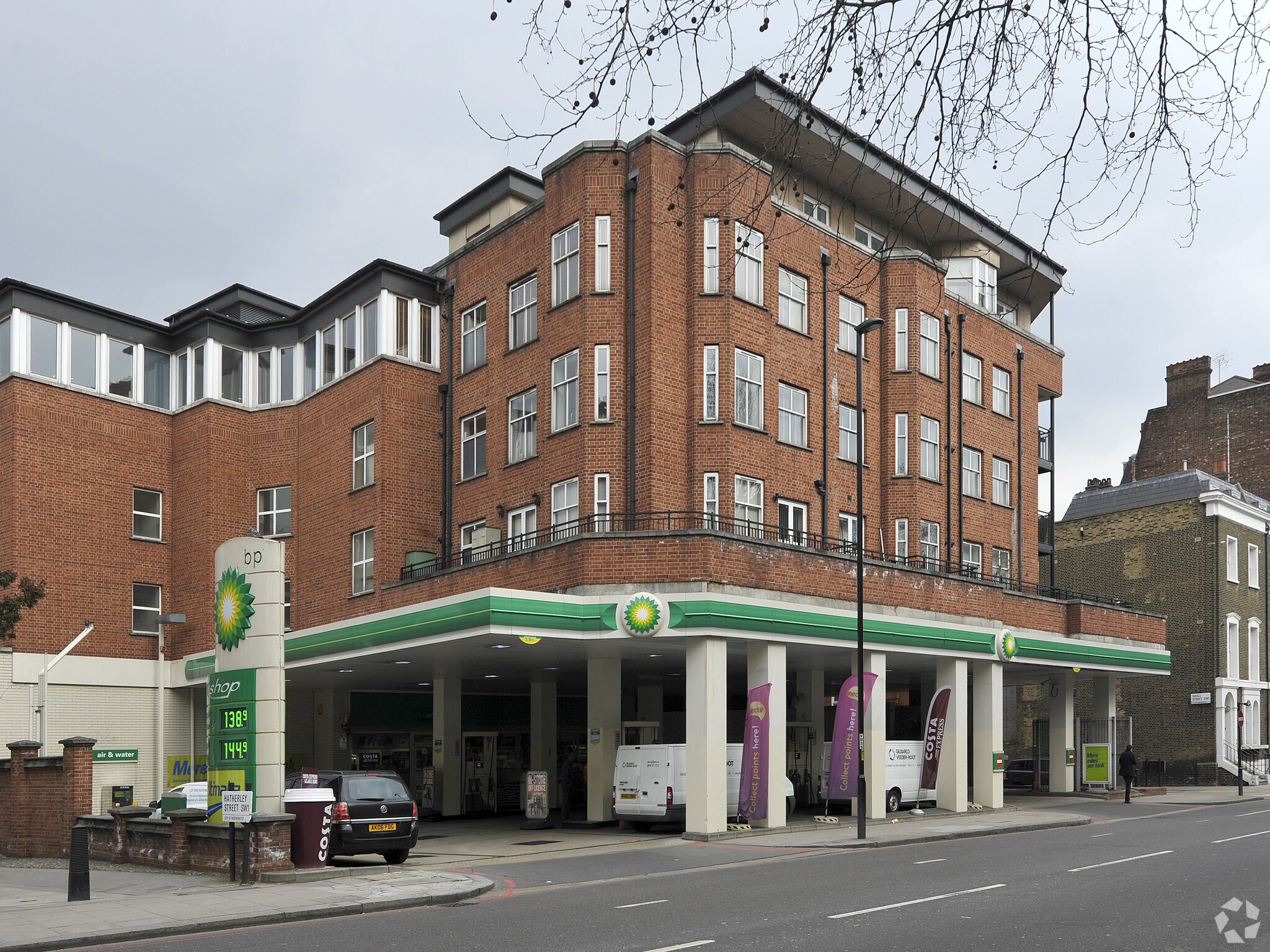 148-158 Vauxhall Bridge Rd, London for sale Primary Photo- Image 1 of 1