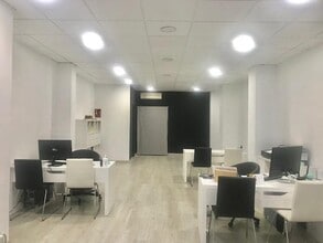 Retail in Vilanova i la Geltrú, Barcelona to rent Interior Photo- Image 2 of 5