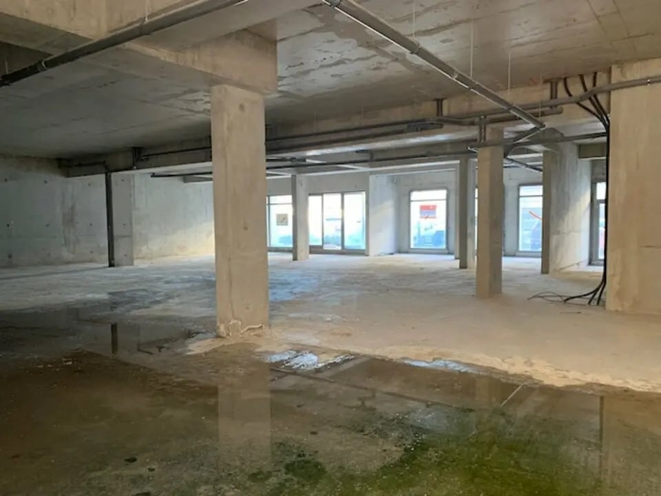 Retail in Avignon for sale Interior Photo- Image 1 of 11