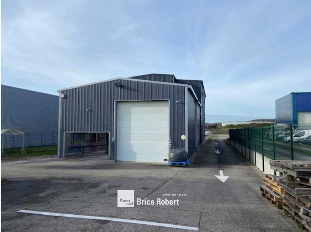 Light Industrial in Beligneux for sale Building Photo- Image 1 of 10