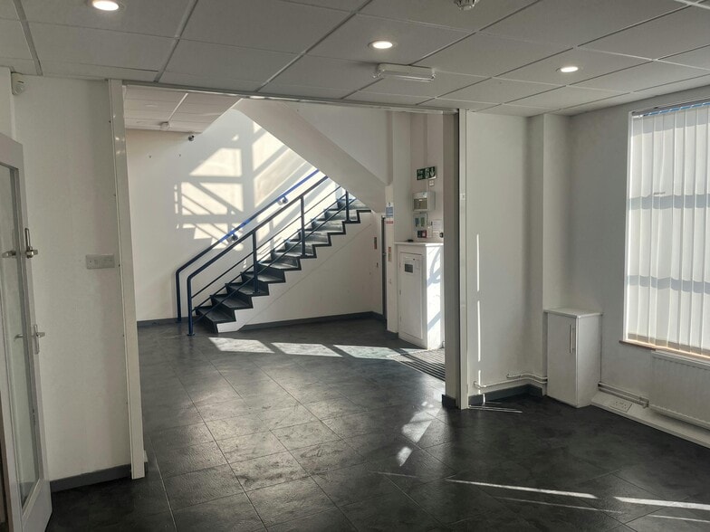 Avro Ct, Huntingdon for sale - Building Photo - Image 3 of 4