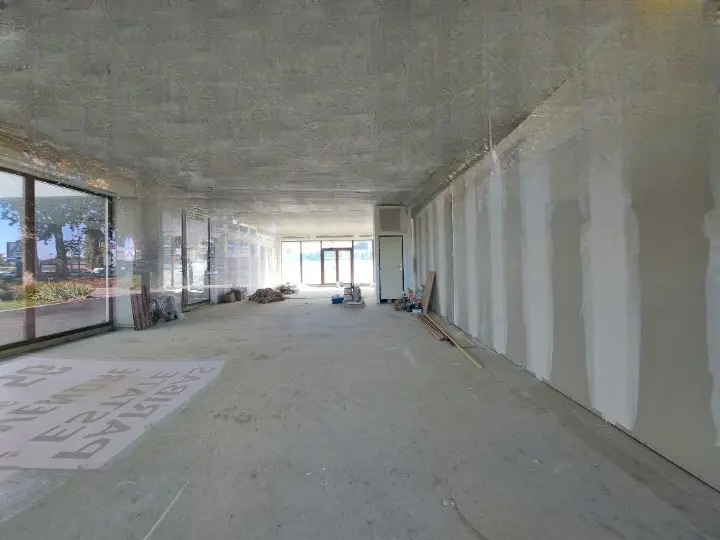 Location Commerce 120 m² - Photo 1