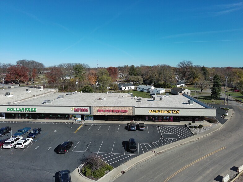 707 S Madison Ave, Greenwood, IN for rent - Building Photo - Image 3 of 11