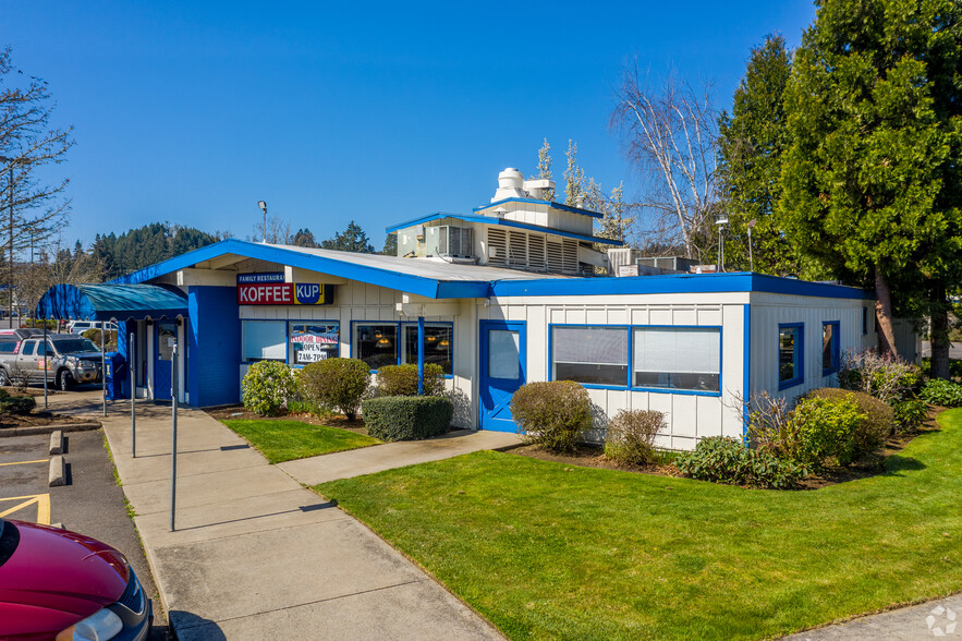 1137 N Pacific Hwy, Cottage Grove, OR for rent - Building Photo - Image 3 of 10