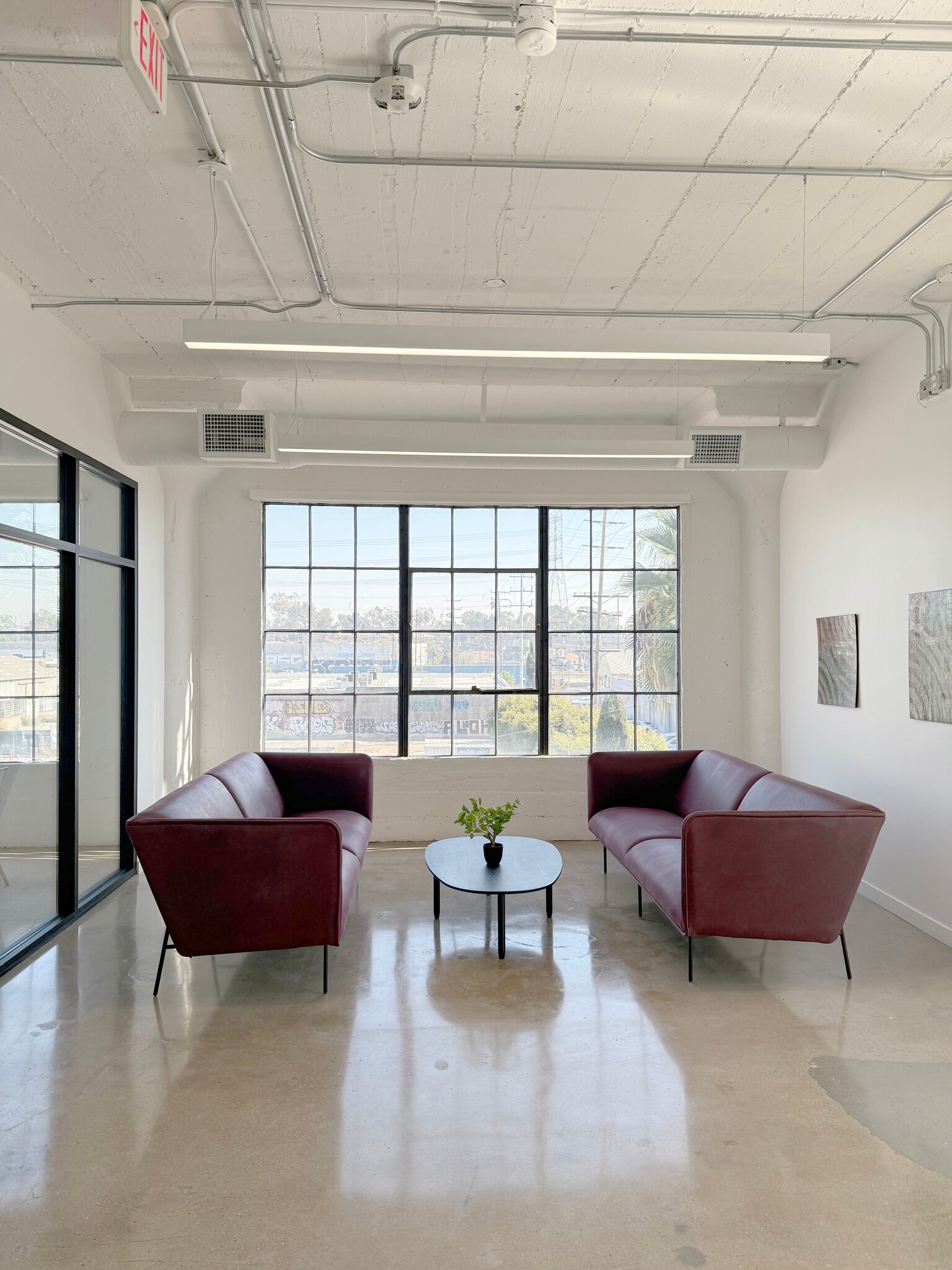 1026 S Santa Fe Ave, Los Angeles, CA to rent Interior Photo- Image 1 of 6