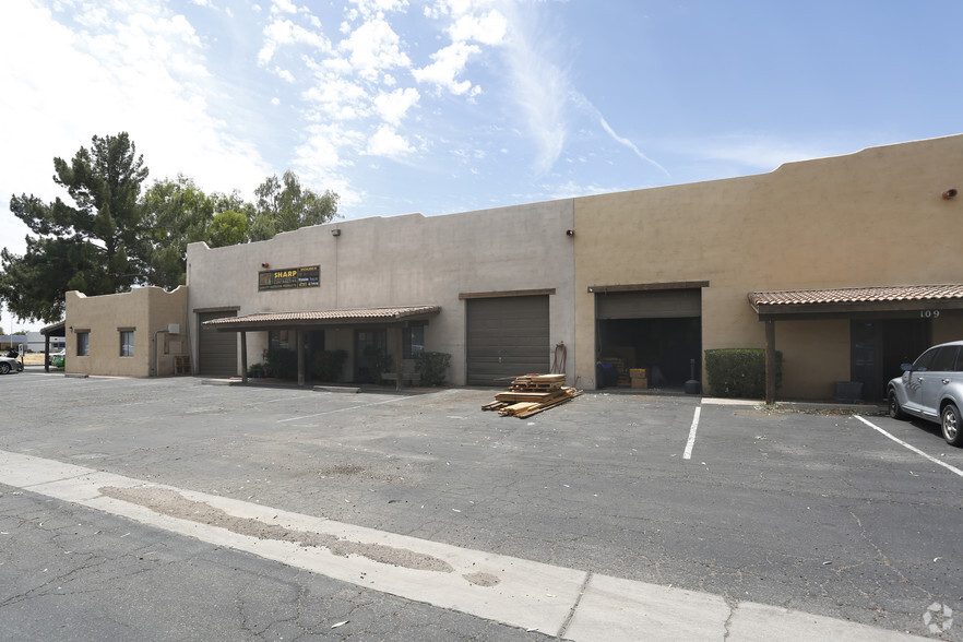 128 W Boxelder, Chandler, AZ for rent - Building Photo - Image 3 of 8