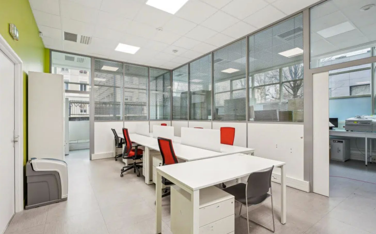 Office in Lyon to rent Interior Photo- Image 1 of 4