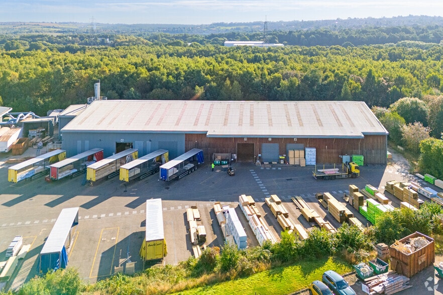 Oxclose Park Rd N, Sheffield to rent - Building Photo - Image 3 of 13