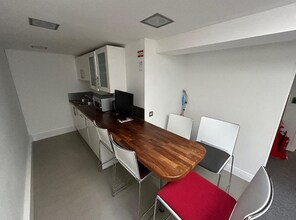11 Upper Market St, Hove to rent Interior Photo- Image 2 of 3