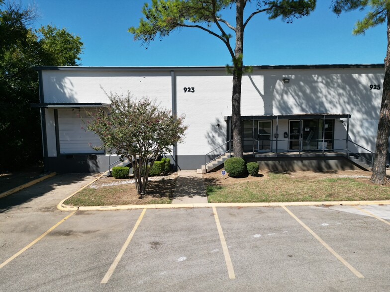 923-935 E Avenue J, Grand Prairie, TX for rent - Building Photo - Image 3 of 3