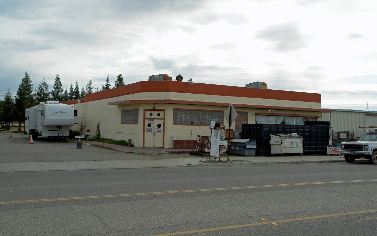 305 S Chowchilla Blvd, Chowchilla 93610 Retail for Rent