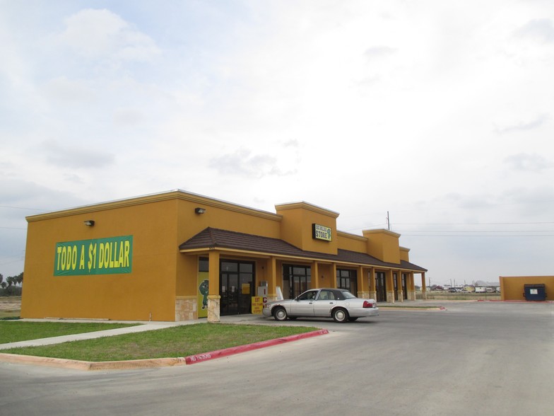 Retail in Edinburg, TX for rent - Building Photo - Image 3 of 8