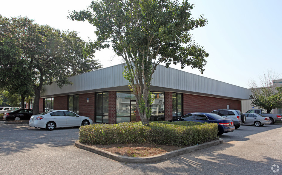 275 Airport Blvd, Pensacola, FL for sale - Primary Photo - Image 1 of 1