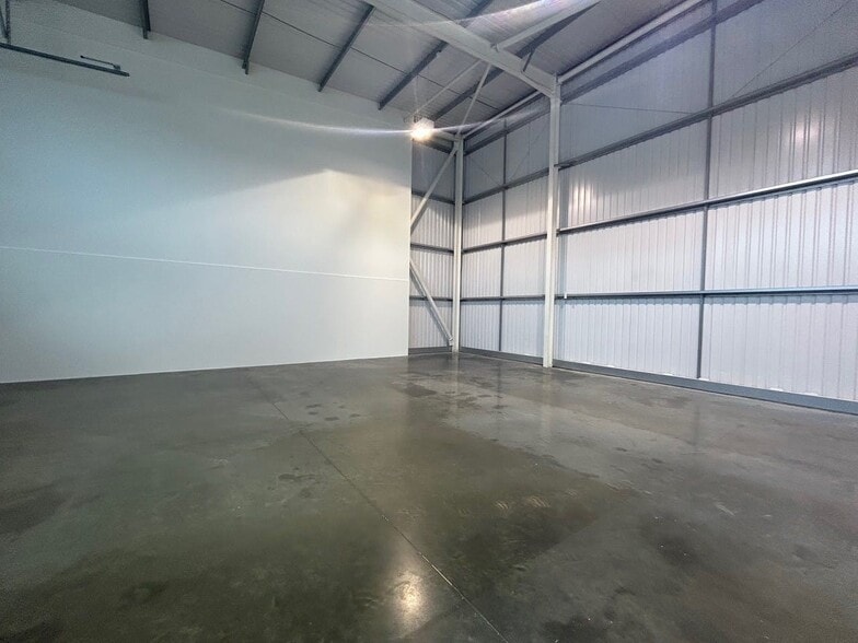Lovelace Rd, Bracknell to rent - Building Photo - Image 3 of 8
