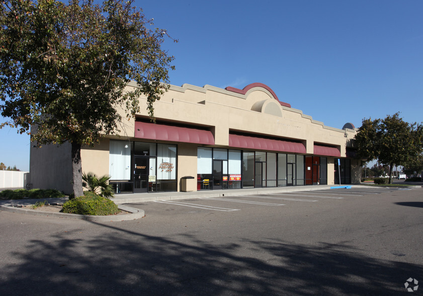 1061-1209 E March Ln, Stockton, CA for rent - Building Photo - Image 3 of 4