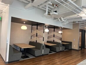 300 Mission St, San Francisco, CA to rent Interior Photo- Image 2 of 10