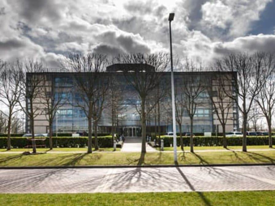 6-9 The Square, Uxbridge to rent Building Photo- Image 1 of 9