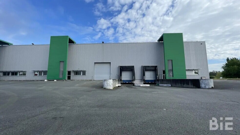 Office in Blanquefort to rent - Building Photo - Image 2 of 8