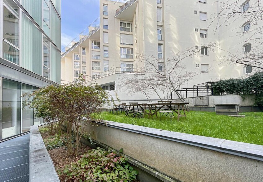 Office in Paris to rent - Building Photo - Image 3 of 22