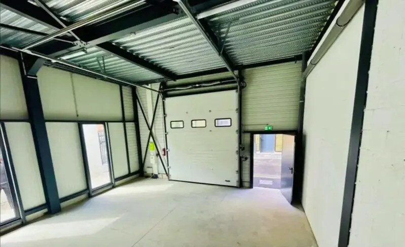 Industrial in Bagnolet to rent - Building Photo - Image 3 of 6