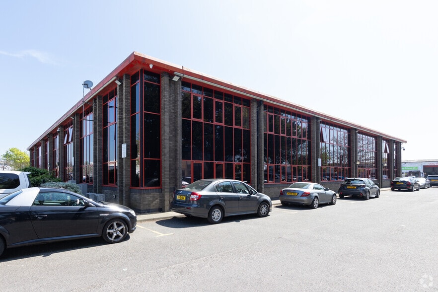 58 Marlborough Rd, Lancing to rent - Building Photo - Image 2 of 3