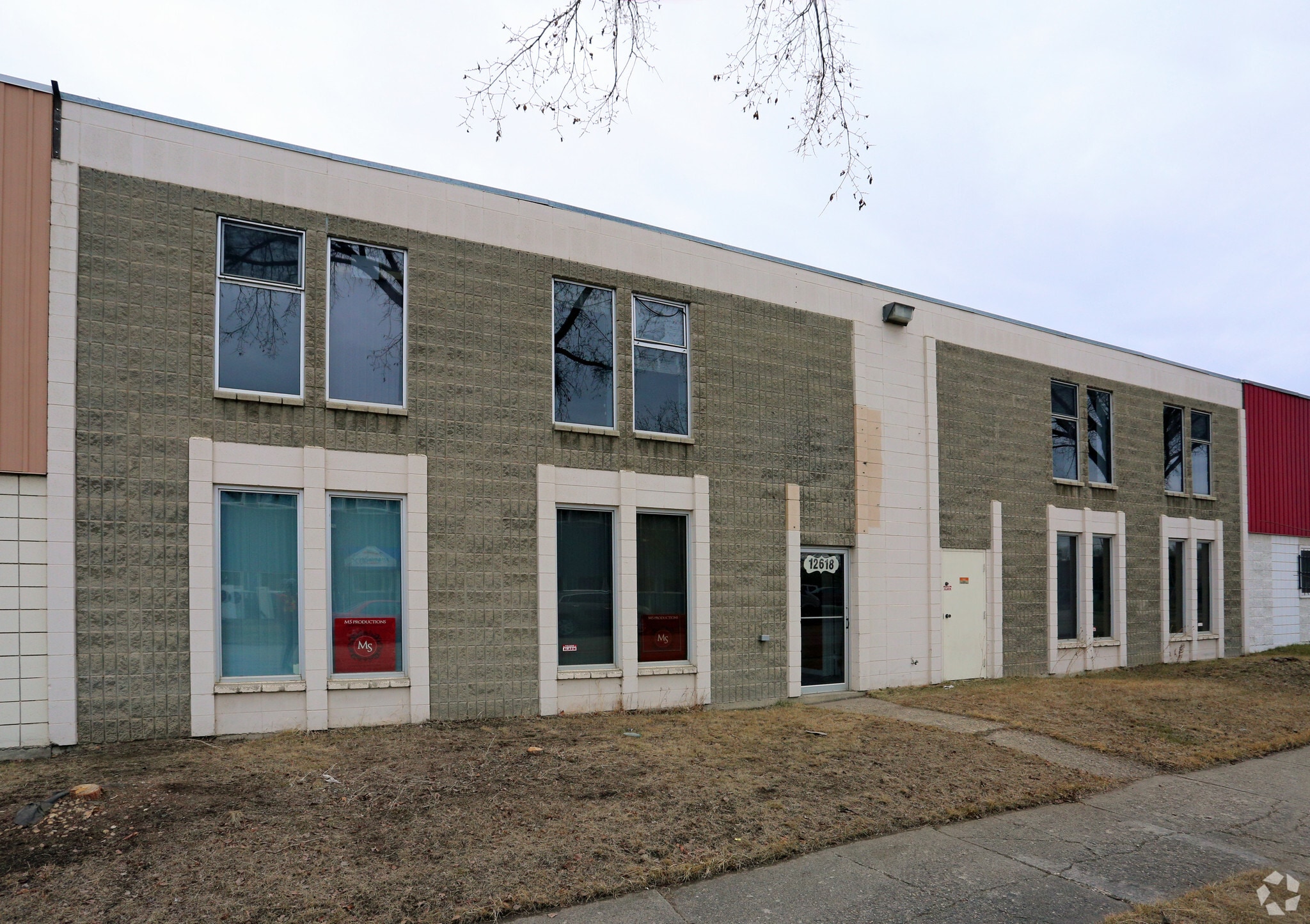 12618 124 St NW, Edmonton, AB to rent Primary Photo- Image 1 of 3