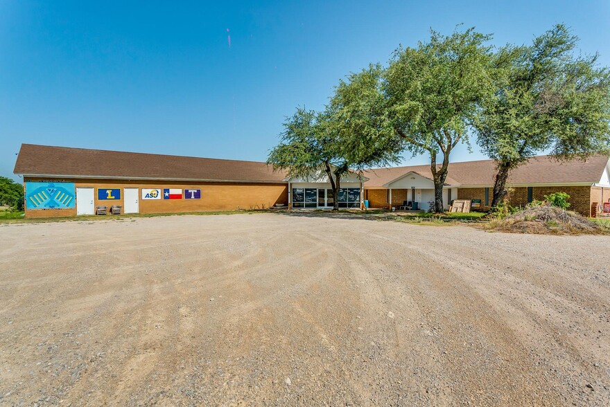 220 W Lipan Dr, Lipan, TX for sale - Building Photo - Image 1 of 29