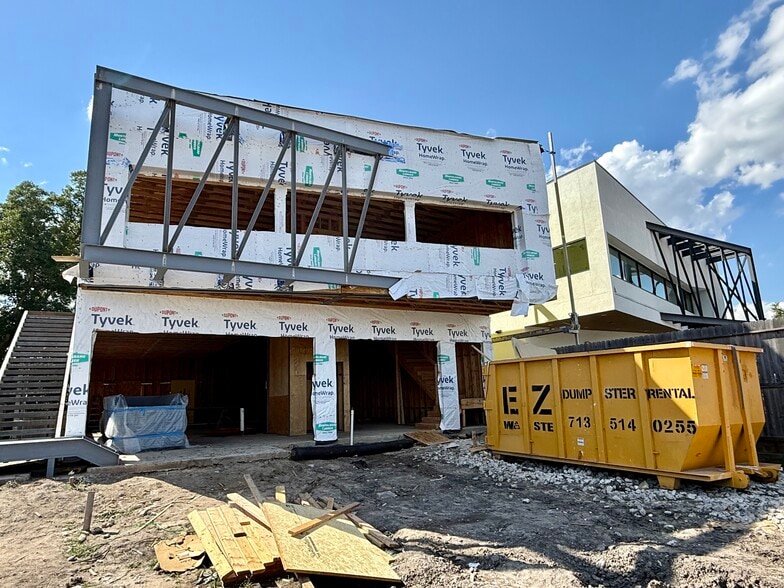 6815 N Main St, Houston, TX to rent - Construction Photo - Image 2 of 10