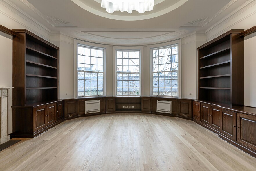 12 Hobart Pl, London to rent - Interior Photo - Image 3 of 16