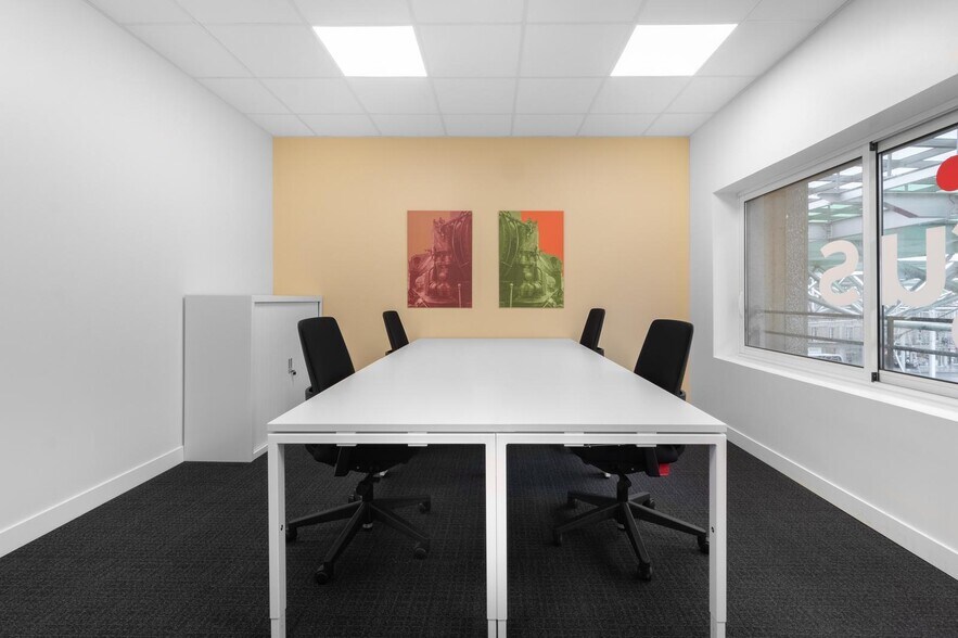 47 Place Alphonse Fiquet, Amiens to rent - Interior Photo - Image 3 of 11