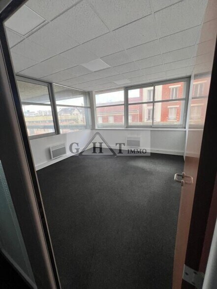 Office in Saint-Ouen-sur-Seine to rent - Interior Photo - Image 3 of 9