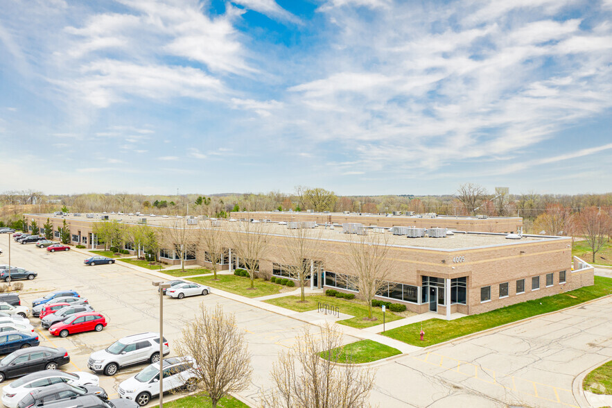 4009 Felland Rd, Madison, WI for rent - Building Photo - Image 3 of 11