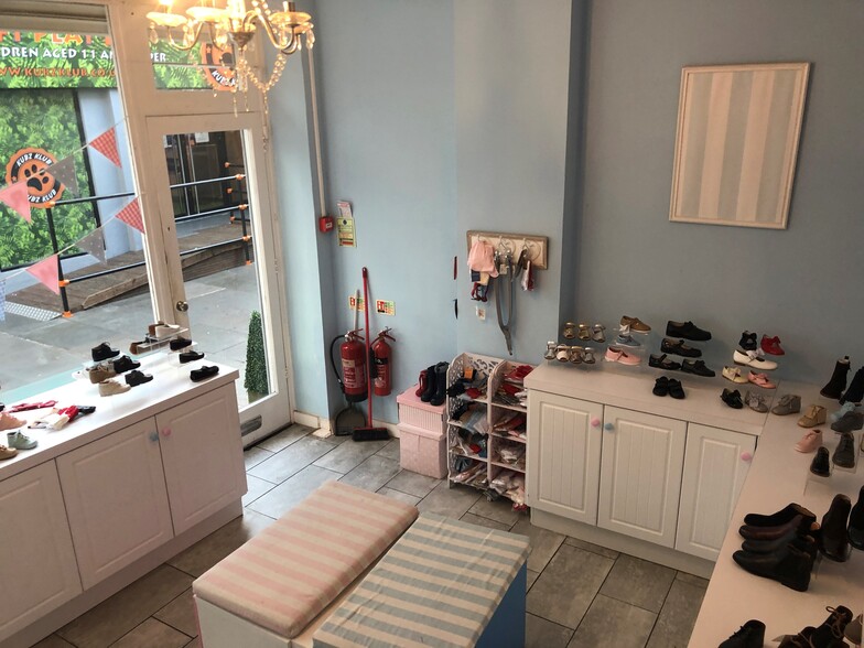 206-214 Eltham High St, London to rent - Building Photo - Image 2 of 2