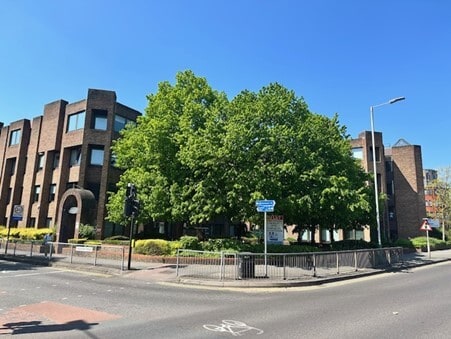 27-43 Eastern Rd, Romford to rent Building Photo- Image 1 of 9