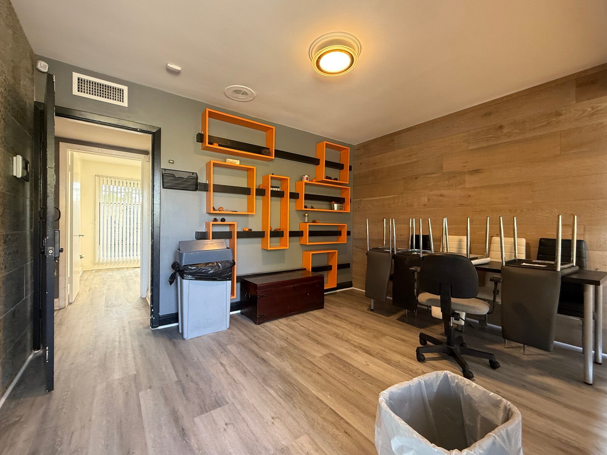 6086 Brockton Ave, Riverside, CA to rent Interior Photo- Image 1 of 9