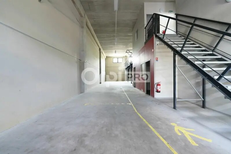 287 Rue Barthelemy Thimonnier, Brignais to rent - Building Photo - Image 3 of 12