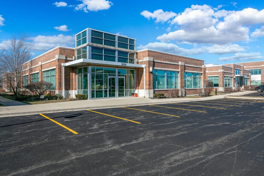 2624 Patriot Blvd, Glenview, IL for sale - Building Photo - Image 1 of 35