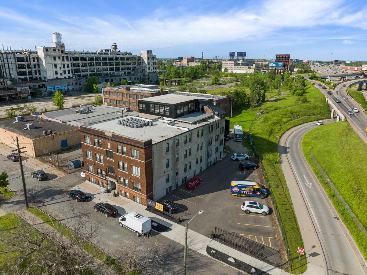 5918 Saint Antoine St, Detroit 48202 UK